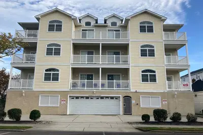 Image de Wildwood Crest Condo 100 steps to the Beach and Bike Path with Pool