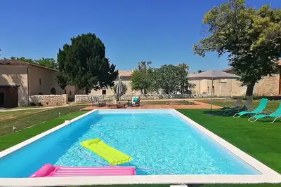 Domaine de Gaïa, Villa, Piscine, Pétanque, Poulailler, sur 1. 5 ha, Saint-Emilion