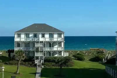Image de Coastal Condo w/ Ocean & Sound Views & Balcony