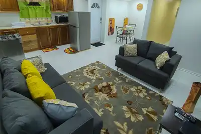 Image de Beautiful Modern 1br Condo With Full Amenities