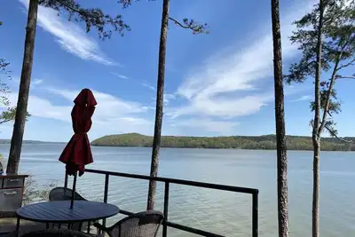 Image de Perfect lake front cottage! Now with stairs to the water!