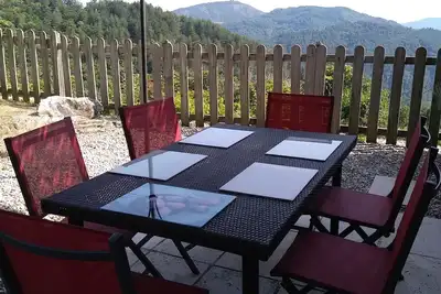 Image de Gite 5 personnes dans un mas en pierre, piscine, propriété 10Ha, vue panoramique
