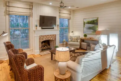 Image de The Bungalow - Wilson Village 4 Bedroom Home