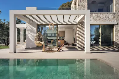 Image de Aura Villa, an Iconic Retreat