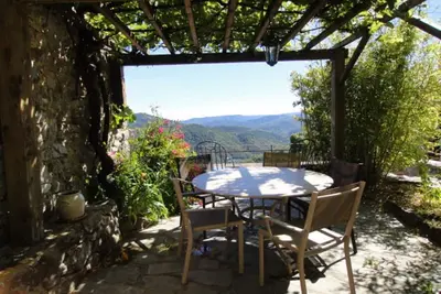 Image de Gite 5 personnes dans un mas en pierre, piscine, propriété 10Ha, vue panoramique
