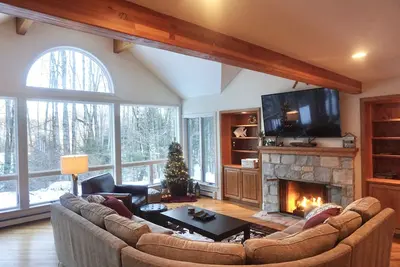 Image de Private, Spacious, Sunny Retreat on the Ridge