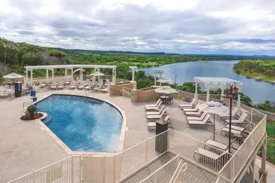 Image de Lake Marble Falls 2 Bed/2 Bath Condo ~ Pools