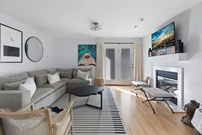 Image de Seapointe Village: Immaculate, Upscale, Designer Townhome Steps from the Sand