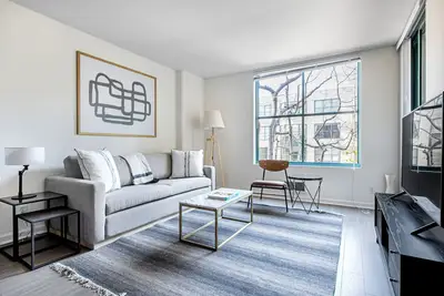 Image de Lovely Waterfront South Beach 2br w/ Pool, Tennis, Spa, by Blueground