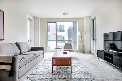 Image de Sunlit Santa Clara 2br w/ Parking, Gym, walk to Groceries, by Blueground