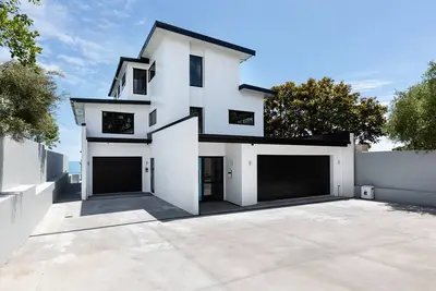 Image de New! ! Oakura Beach Front Apt #2