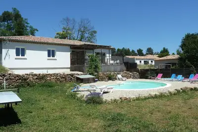 Image de Villa avec piscine, 10 personnes, entièrement équipée au calme, vue dégagée