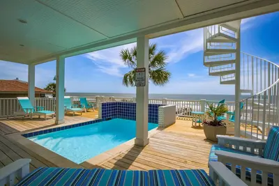 Image de Oceanfront Home w/ Private Pool, Roof Deck, Porches & Game Room -- Incredible Ocean & Marsh Views
