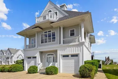 Image de 6 Bedroom Oceanfront House - Sleeps 15 - Pool - Hot Tub