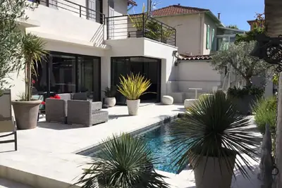 Image de Rent Summer holidays Very nice house 6 'walk from the city center 8 beds