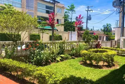 Image de Guarujá - Apartamento Beira Mar - Praia Enseada - 100m Praia