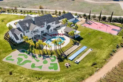 Image de * New Luxury Celebrity Vineyard Estate Temecula *