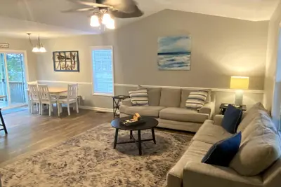 Image de Walk to Beach - 3 Bed/2 Bath Beach Bungalow