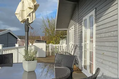 Image de Largest size of lodge available at the Marina. Pet friendly & disabled access.