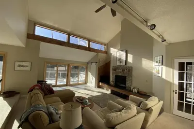 Image de Modern Open Floor Vt home near Mt Snow/Stratton