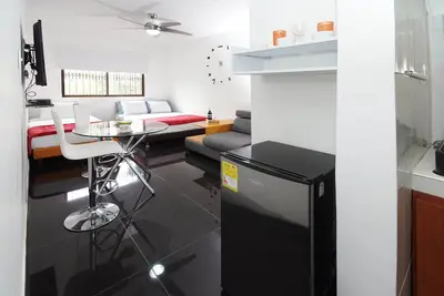 Image de Cozy Studio with A/C excellent location