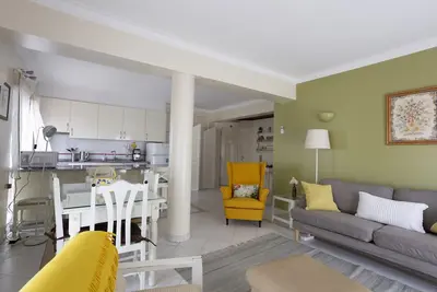 Image de Appartement de vacances \"Tyler\" avec Wi-Fi, jardin, terrasses et piscine partagée