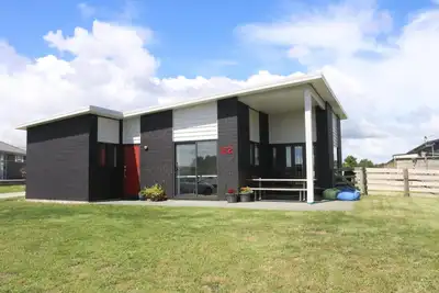 Image de Thom House - Modern, spacious, sunny home in quiet cul-de-sac with lovely rural outlook