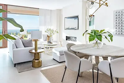 Image de Lo- Luxury 3 bedroom apartment, stunning views