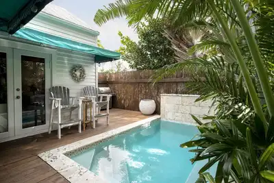 Image de Downtown Conch House-Historic Old Town 3 bedroom, 3 bath home w/private pool