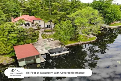 Image de Grand Maison in Bobcaygeon - 5 bedroom 3 bath Luxurious Waterfront Cottage