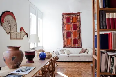 Image de Delightful and spacious one-bedroom apartment, located in the historic Navigli area.