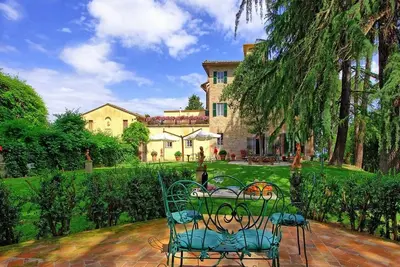 Large Villa in Palaia, Volterra, Pool, children pool, Garten, ideal for families
