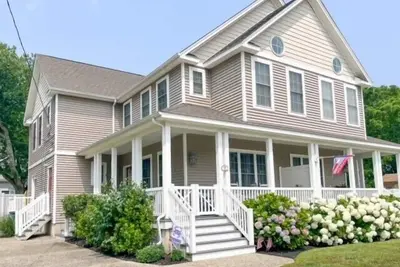 Image de Straight down Broadway will take you to the beautiful beaches of Cape May.