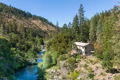 Image de Applegate Riverside Retreat