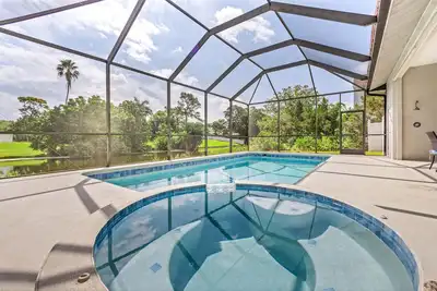 Image de Newly painted and decorated 4 bedroom  home just 10 minutes from beaches.