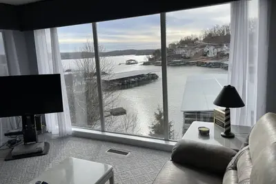 Image de Regatta Bay 2 Story Condo close to Everything