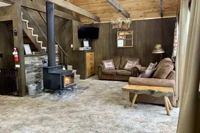 Image de Kid friendly - Rustic Charm - 23 miles to Ynp