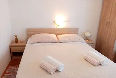 Image de Appartement de deux chambres prés de la plage Supetarska Draga - Donja, Rab (A-17201-d)