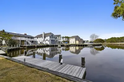 Image de Complimentary activities, a $300 Weekly value! ! Linens & Daily Activities Included*! Amazing Sunsets And Water Views!