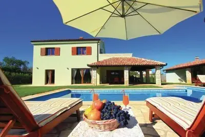 Image de Maison de vacances Vodnjan pour 1 - 10 personnes avec 4 chambres à coucher - Maison de vacances