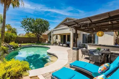 Image de New! ! Relax in Paradise 4 Bed w/ Heated Pool & Spa