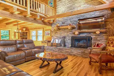 Image de Bear Way to Heaven in Smoky Mountain Retreat Gated Community