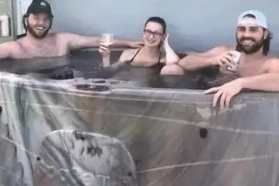 Image de Tiny House on the River with Wifi, Sauna and Hot Tub.