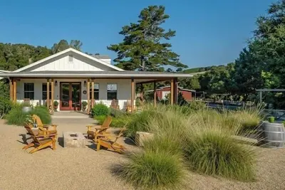 Image de The Ranch House country retreat on 42 acres. Walk to wineries. 10 min to Paso.
