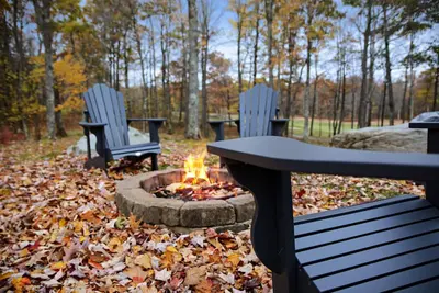 Image de Close to Skiing & Wisp~Game Room~Fire Pit & Hot Tub~Dogs Ok! Lake Access & Dock!