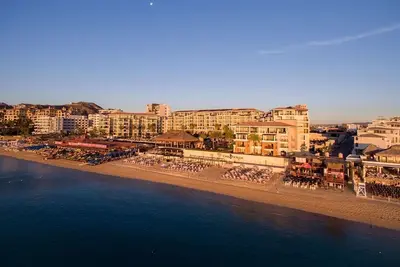 Image de 5 Star Beachfront Resort On Medano Beach