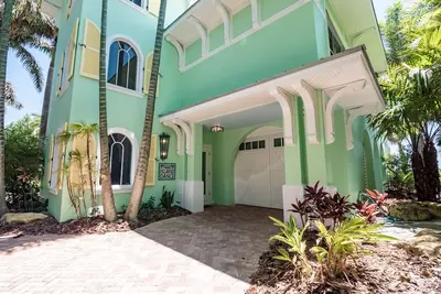 Image de Beach Front Home on Anna Maria Island - Great Views! Pool! Sleeps 10!