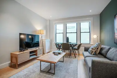 Image de Brighton 2br near St. Elizabeth's Hospital