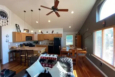 Image de Poconos getaway, with game room, near lake, ski, casino