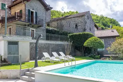 Joli appartement pour 4 personnes avec piscine, Wifi, Tv et terrasse